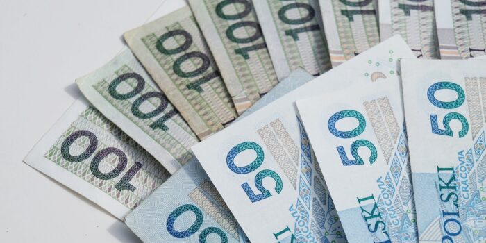 Srednia krajowa w Polsce ile wynosi i jak GUS ja liczy